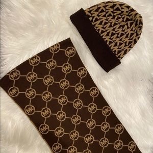 Michael Kor’s hat and scarf set